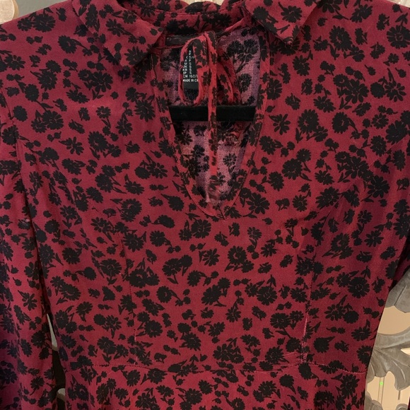 Burgundy floral keyhole collared tunic dress - Picture 3 of 3